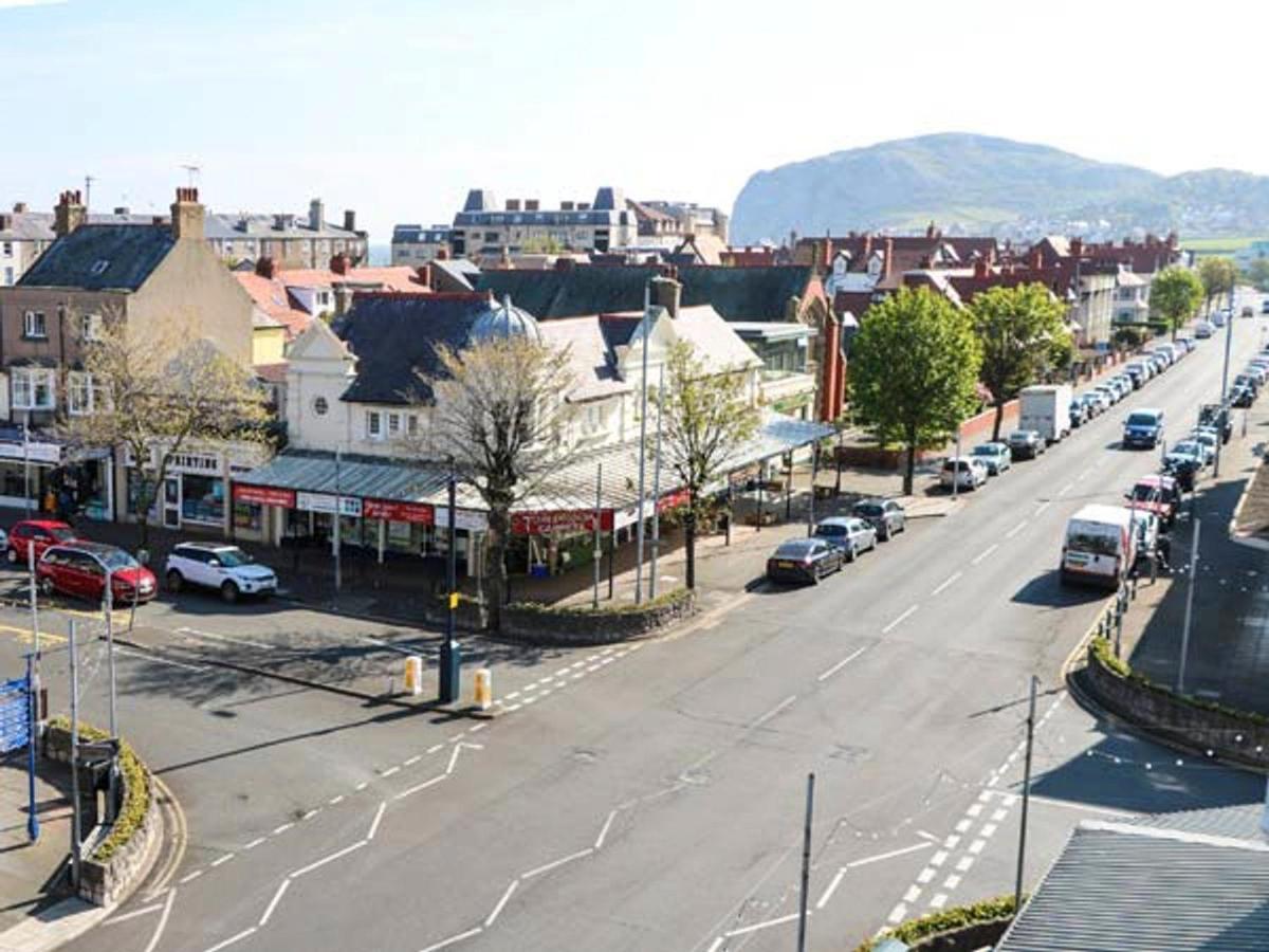 Royal Manor Park Apartment Llandudno Exterior photo