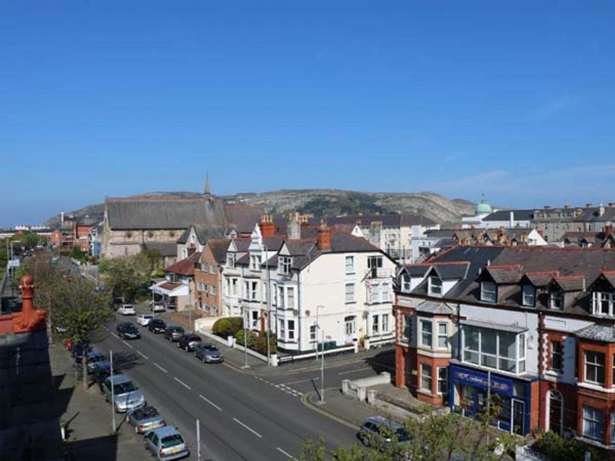 Royal Manor Park Apartment Llandudno Exterior photo